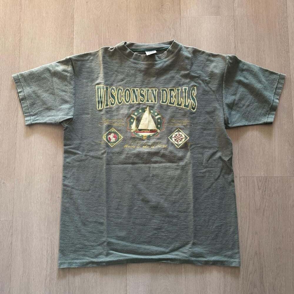 Vintage Cal Cru Wisconsin Dells Embroidered Textured T-Shirt Size Large